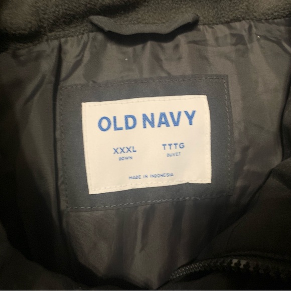 Black puffer jacket - Picture 2 of 5